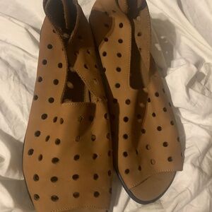Brand new size 9 1/2 women’s sesto meucci